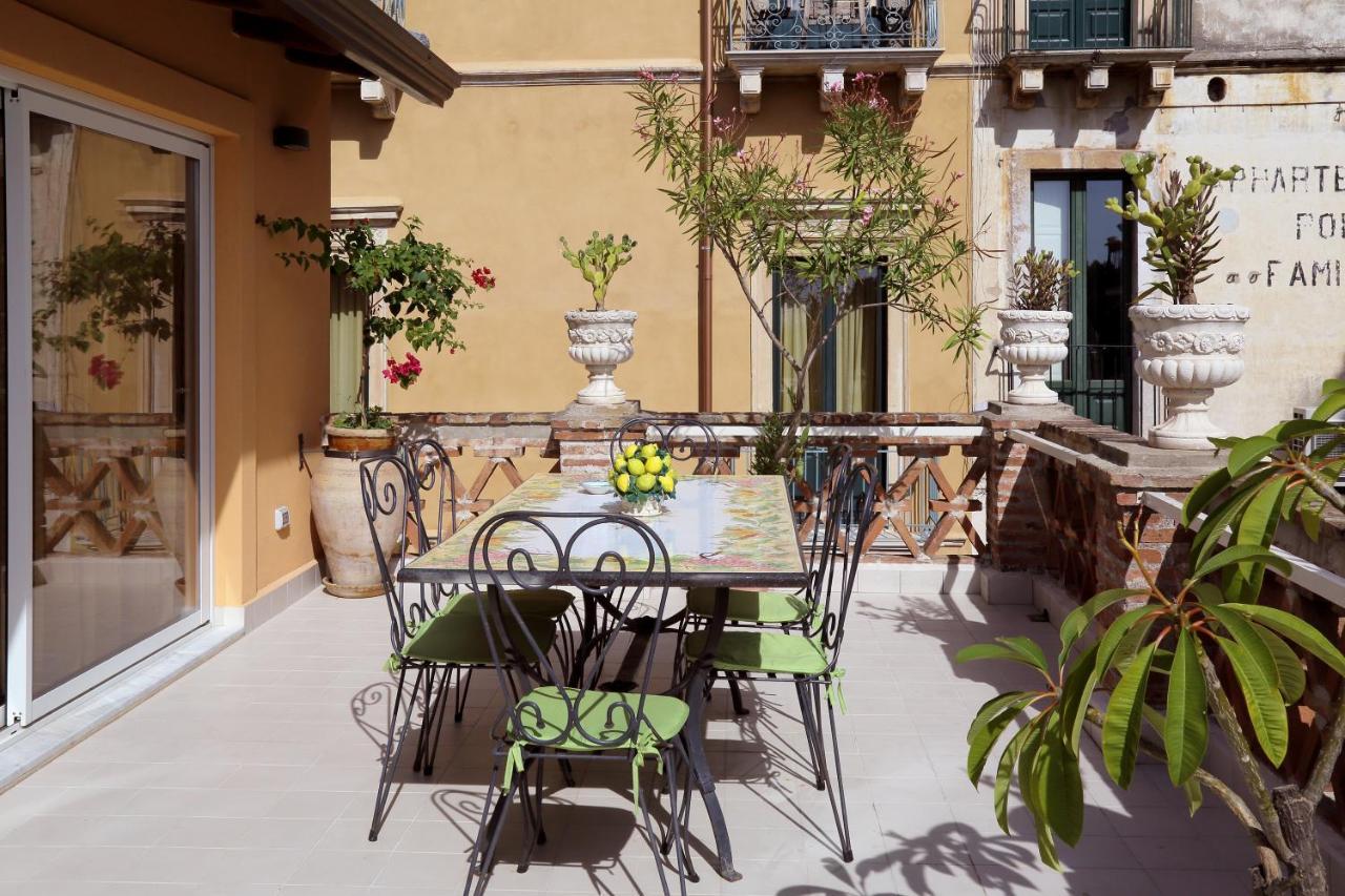 Villa Le Terrazze Del Teatro Greco Taormina Exterior foto